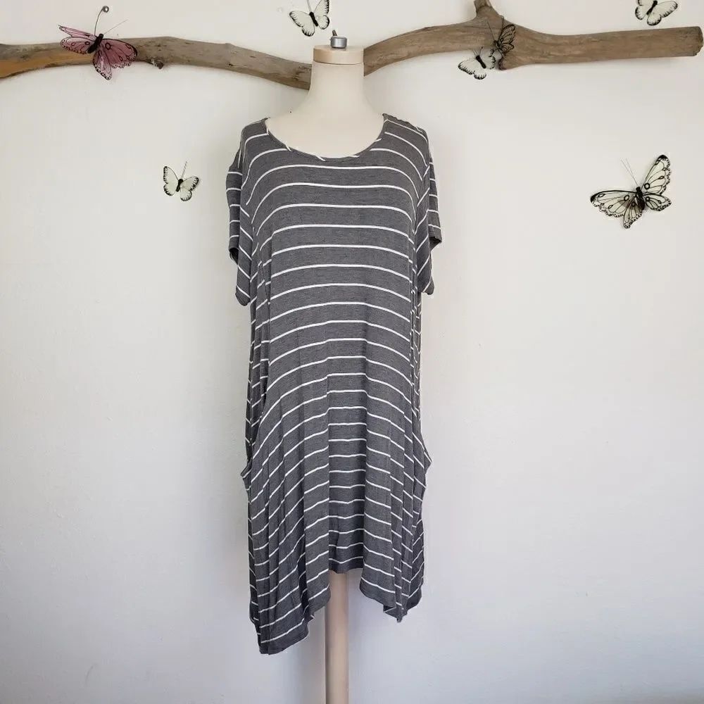 Trendyland gray and white striped tunic dress